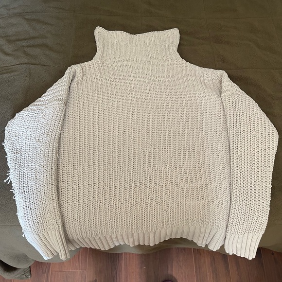 Aerie turtle neck knitted sweater - Picture 4 of 4